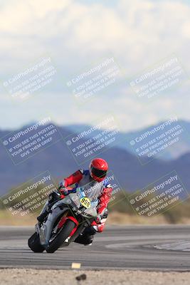 media/Nov-16-2025-Race Pace (Sun) [[8c5fa54630]]/Non Verified Riders (1st 20 Minutes)/5-Turn 15 (110pm)/